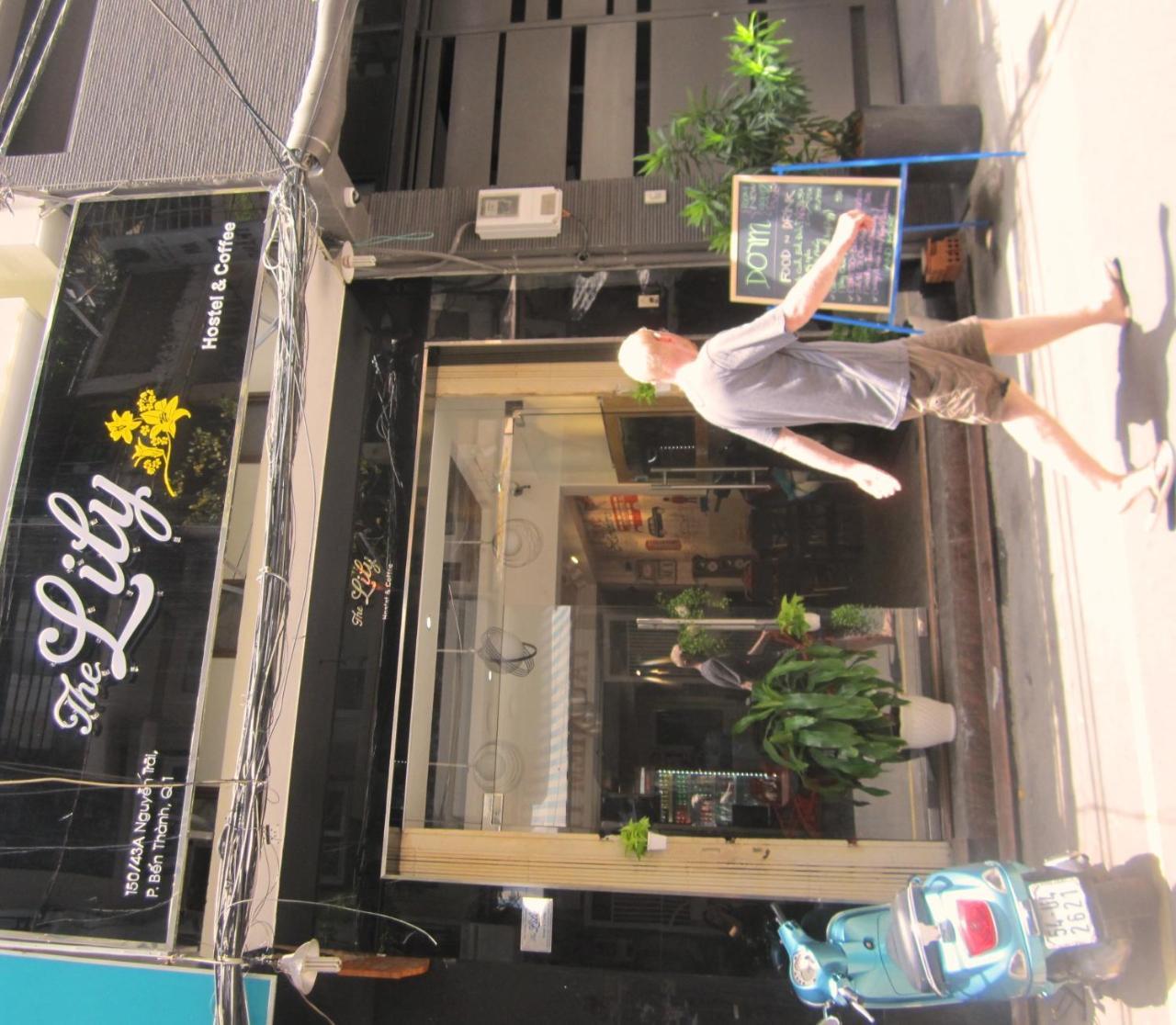 The Lily Hostel & Coffee Хошимин Экстерьер фото