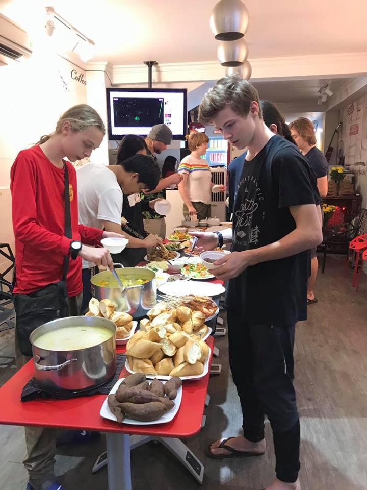 The Lily Hostel & Coffee Хошимин Экстерьер фото