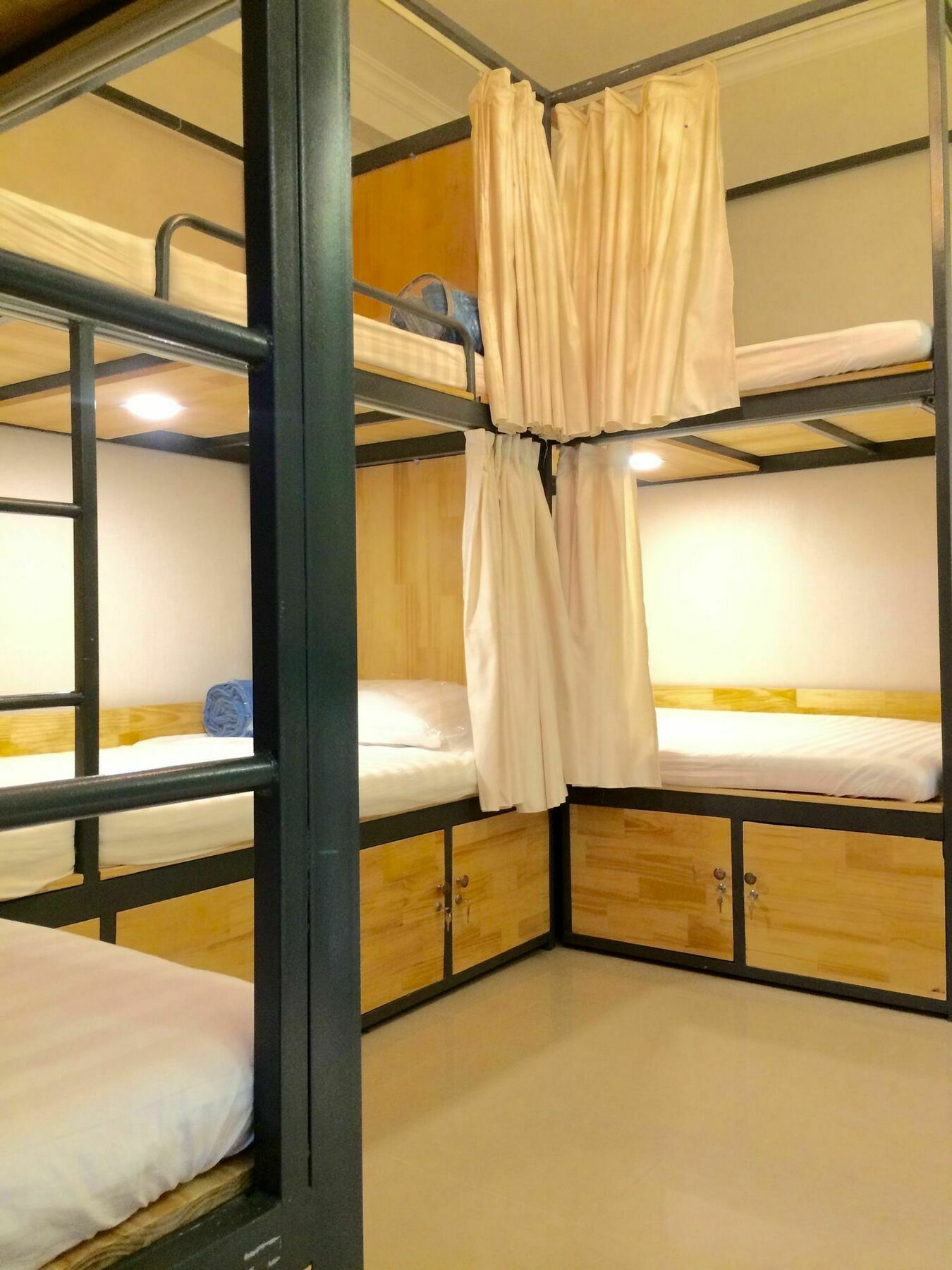 The Lily Hostel & Coffee Хошимин Экстерьер фото