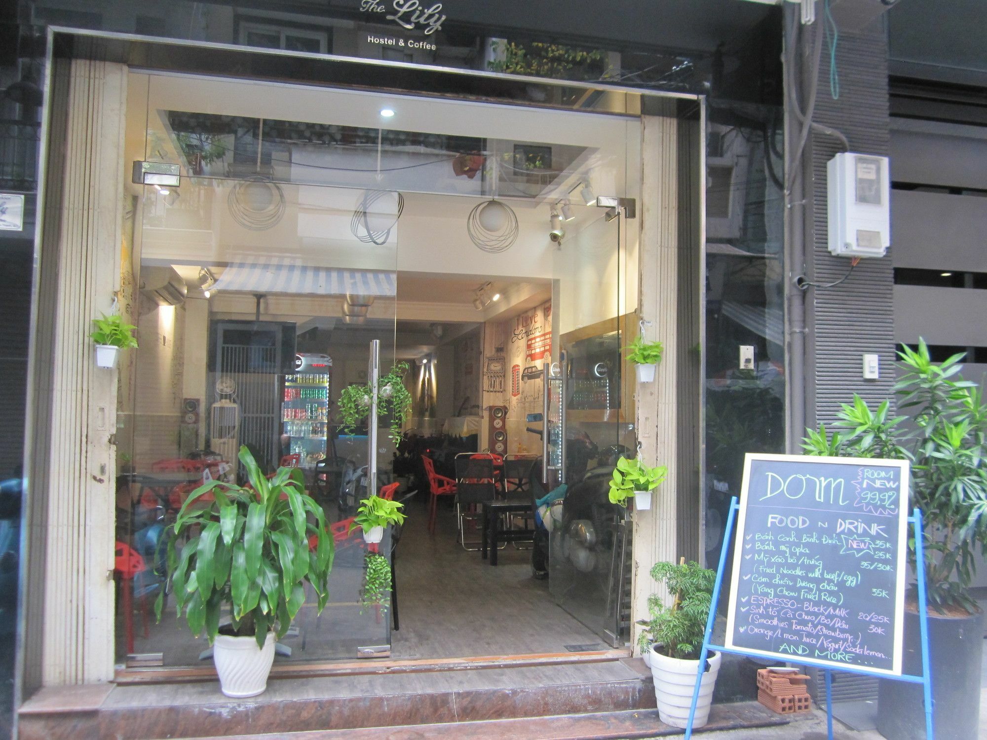 The Lily Hostel & Coffee Хошимин Экстерьер фото